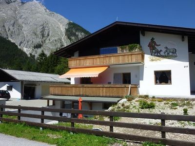 Ferienwohnung für 6 Personen (130 m²) in Scharnitz 1/10