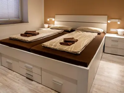Apartment 5i