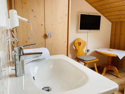 Ferienwohnung für 1 Person in Schattwald 5/8