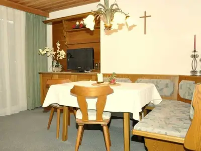 Ferienwohnung für 3 Personen (36 m²) in Schattwald 8/9