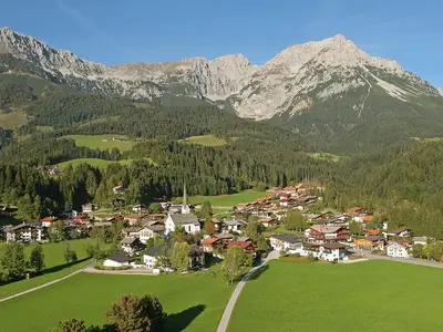 Dorf Scheffau am Fuße des Wilden Kaiser