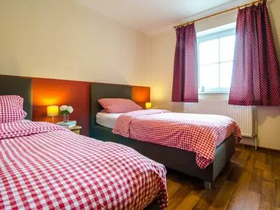 Kirschenholz_WHG_01_Schlafzimmer_01