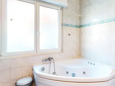 bathroom bathroom