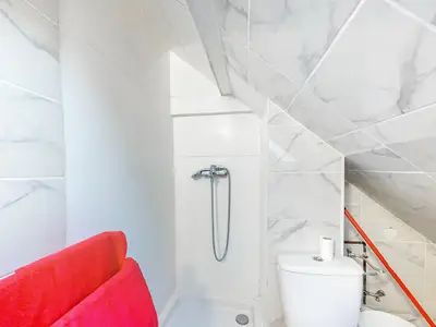 bathroom bathroom