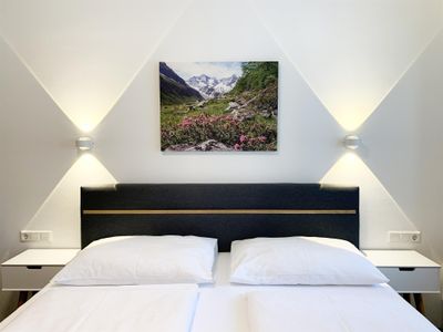 Schlafzimmer mit Doppelbett