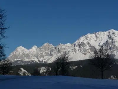 Der Blick vom Hof im Winter