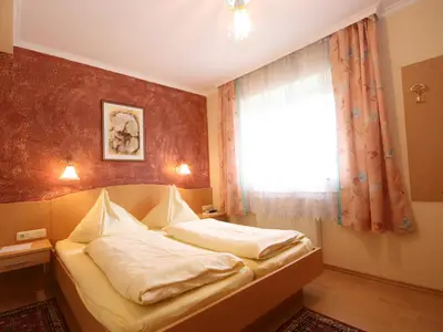 T 1 Schlafzimmer 1