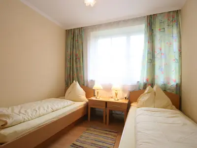 T 1 Schlafzimmer 2
