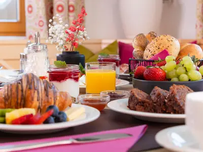 Silke verwöhnt Euch beim Frühstück