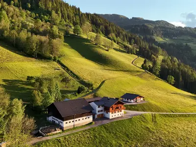 Apartments Frechhof Luftaufnahme Sommer