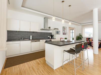 Penthouse Küchenbereich mit Frühstücksbar