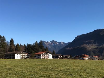 Hausansicht und Berge