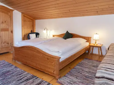 Schlafzimmer 1