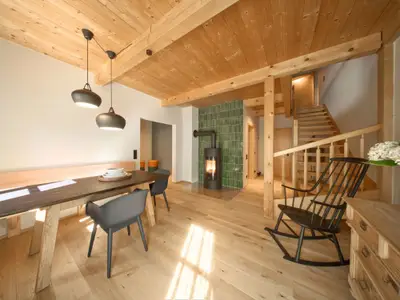 Essbereich mit Kamin