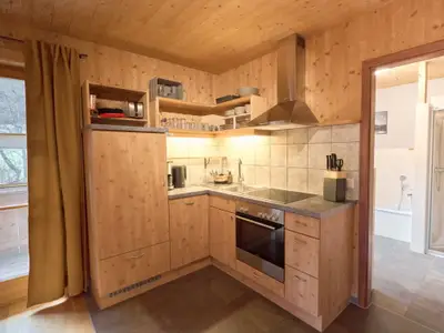 Küchenzeile mit allem was man bebötigt