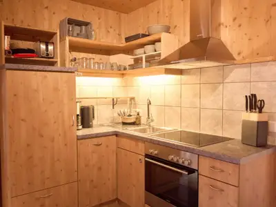 Küchenzeile mit allem was man bebötigt