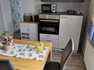 24036429-Ferienwohnung-2-Schleusingen-300x225-1