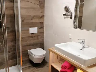 Badezimmer Apartment 1