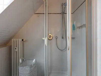 INSIDE, BATHROOM