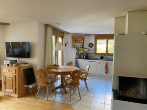 22630171-Ferienwohnung-6-Schluein-300x225-1