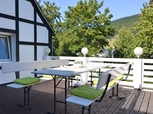 Ferienwohnung für 8 Personen (100 m²) in Schmallenberg