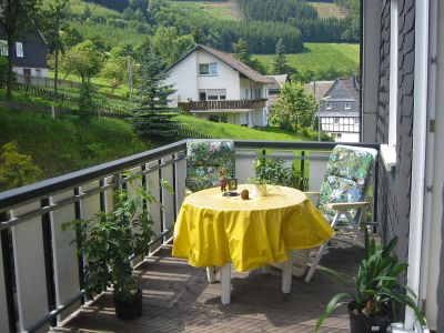 Zimmer mit Balkon