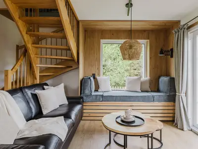 Wohnzimmer mit Sitzfenster