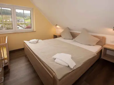 Bio Ferienbauernhof Voß Lenne, Sauerland - Ferienwohnung Schwalbe
