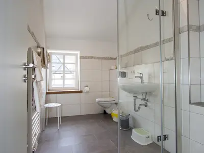 INSIDE, BATHROOM