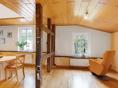 Photo, INSIDE, OUTSIDE