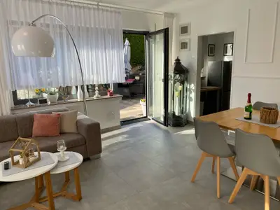 Photo, INSIDE, OUTSIDE