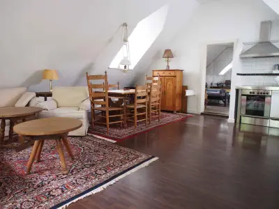 Photo, INSIDE, OUTSIDE