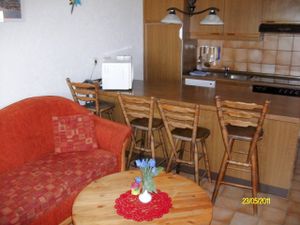 1827864-Ferienwohnung-4-Schmedeswurth-300x225-5