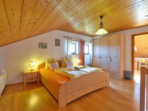 23333100-Ferienwohnung-5-Schnaitsee-300x225-3