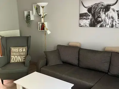 Wohnzimmer mit Sofa