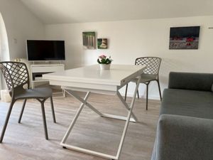 23885742-Ferienwohnung-2-Schönberger Strand-300x225-4