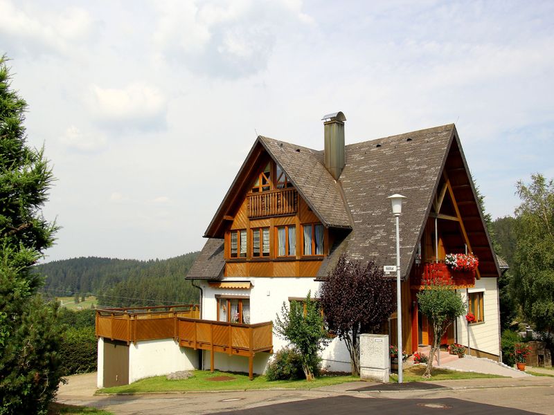 8312513-Ferienwohnung-4-Schönwald im Schwarzwald-800x600-0