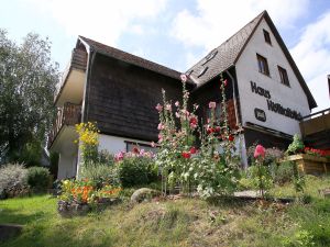 8312513-Ferienwohnung-4-Schönwald im Schwarzwald-300x225-2