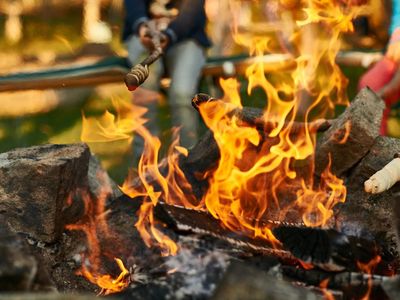 Lagerfeuer mit Stock