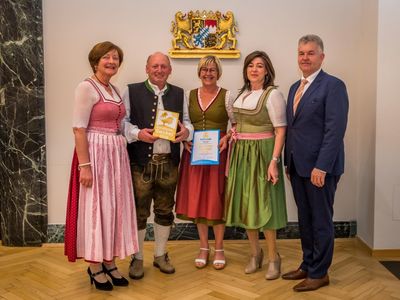 Wir haben die Auszeichnung "Goldener Gockel 2019" erhalten