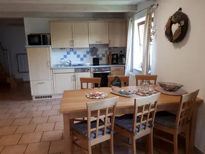 Tenne - Küchenzeile mit Essplatz