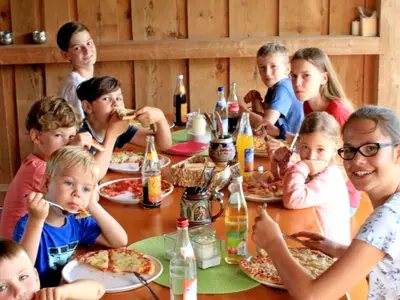 Pizzaabend-Kindertisch