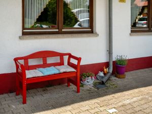 8312507-Ferienwohnung-3-Schonach im Schwarzwald-300x225-1