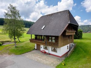 8312505-Ferienwohnung-4-Schonach im Schwarzwald-300x225-4