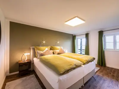 Schlafzimmer mit Doppelbett Fewo Drachleck