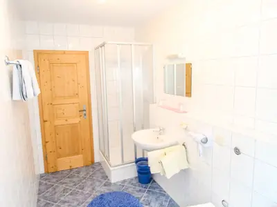 Ferienwohnung für 3 Personen (88 m²) in Schönau am Königssee 9/10