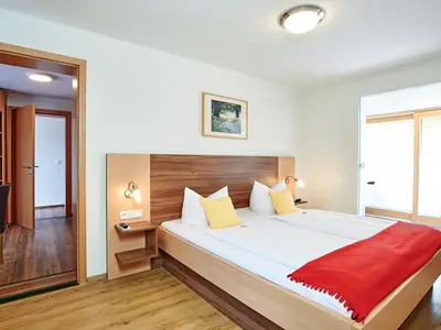 Fewo 1 Untersberg 2. Schlafzimmer mit Verbindungstür (zusätzlich separater Eingang)