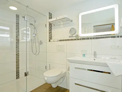 Fewo 2 Kehlstein  Badezimmer 1. Schlafzimmer