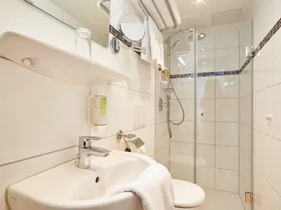 Fewo 2 Kehlstein Bad 3. Schlafzimmer EZ