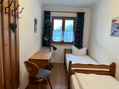 Schlafzimmer 2